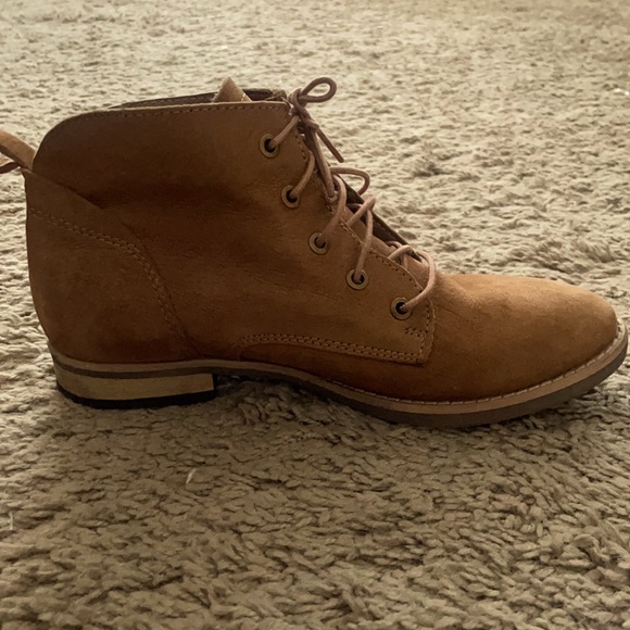 Cute Diba ankle boots. Size 6.5 - Picture 3 of 4